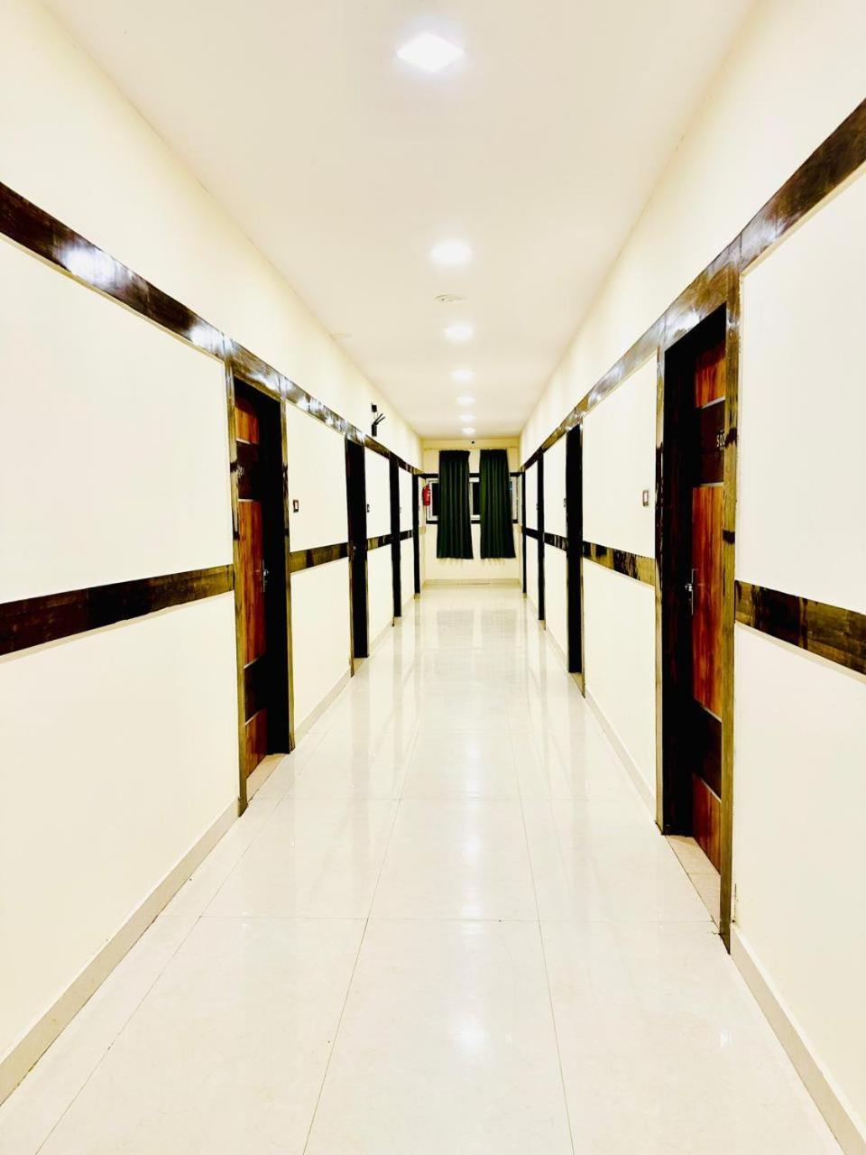 Hotel Sky International- Airport Zone Hyderabad Shamshabad Exterior foto